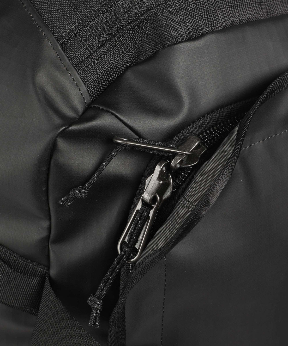 Patagonia Black Hole 70 Travel bag with wheels black w/black