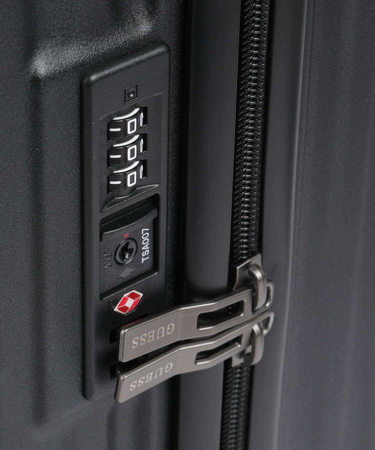 Guess Olbia Spinner (4 wheels) black