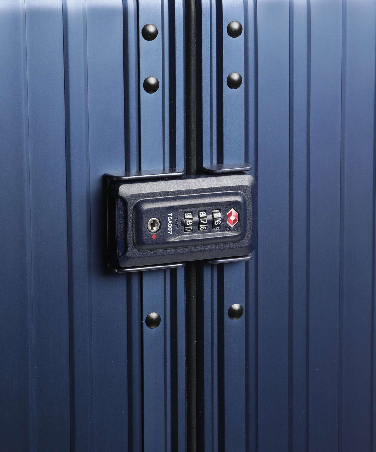 Aleon Macro Plus Traveler Spinner (4 wheels) sapphire