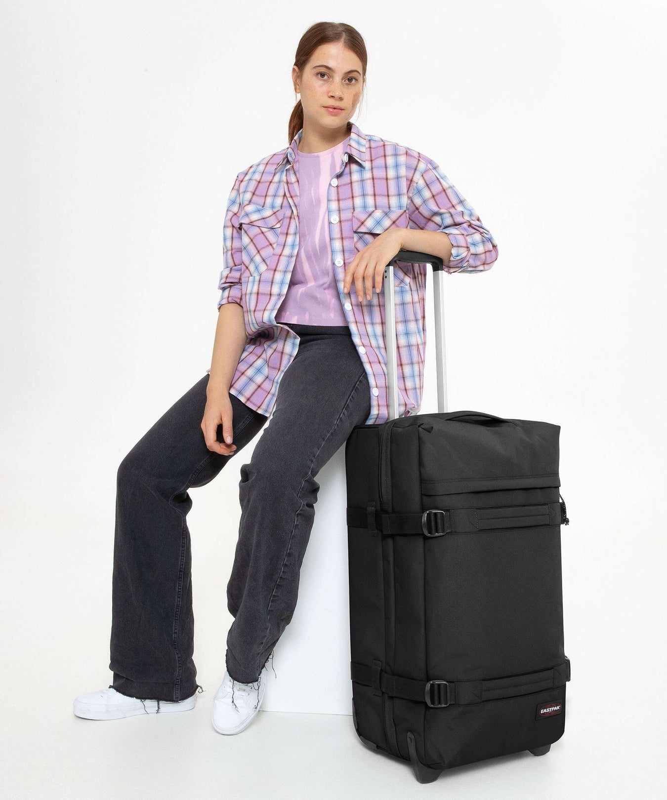 Eastpak Transit'R M Travel bag with wheels black