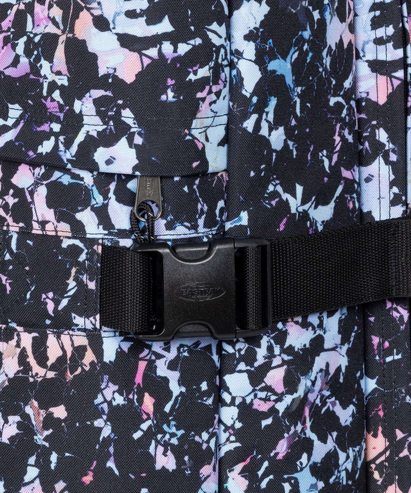 Eastpak Transit'R M Travel bag with wheels camouflora light