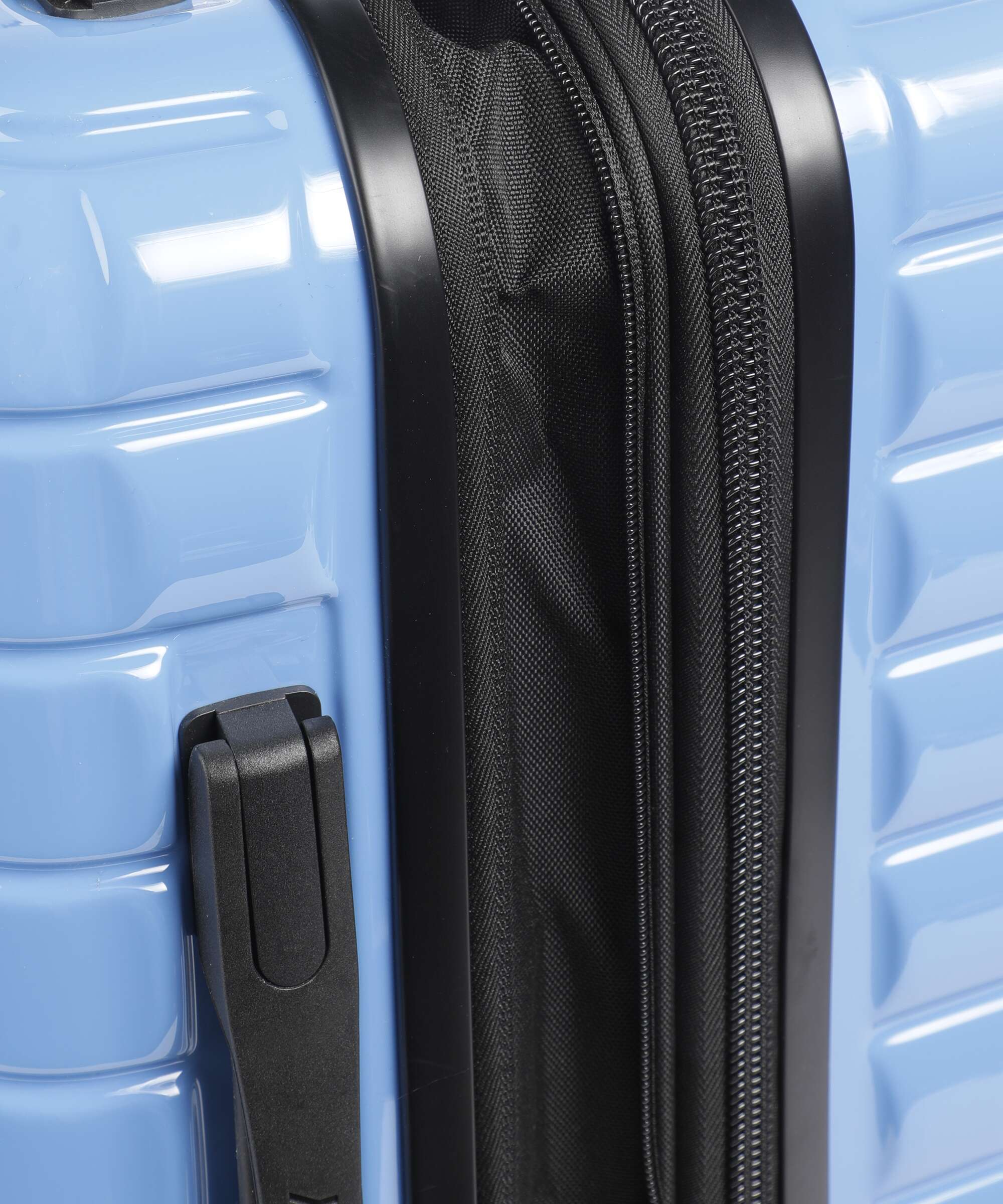 Delsey Paris Shadow 5.0 Spinner (4 wheels) marina