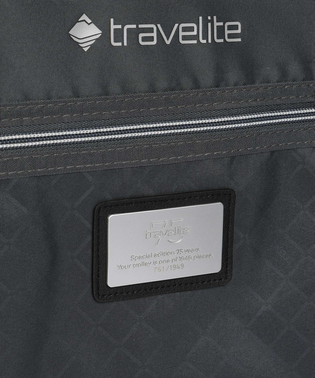 Travelite Next Spinner (4 wheels) silber/grün