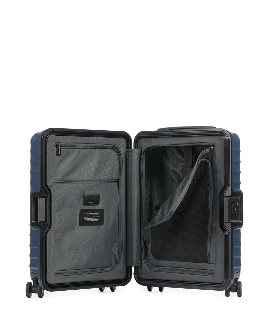 Titan Overseas Spinner (4 wheels) midnight blue