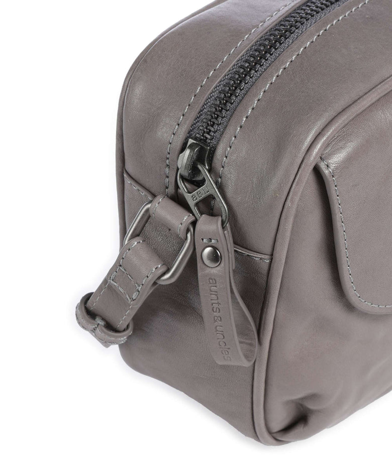 Aunts & Uncles Grandma's Luxury Club Mrs. Mint Crossbody bag oyster grey