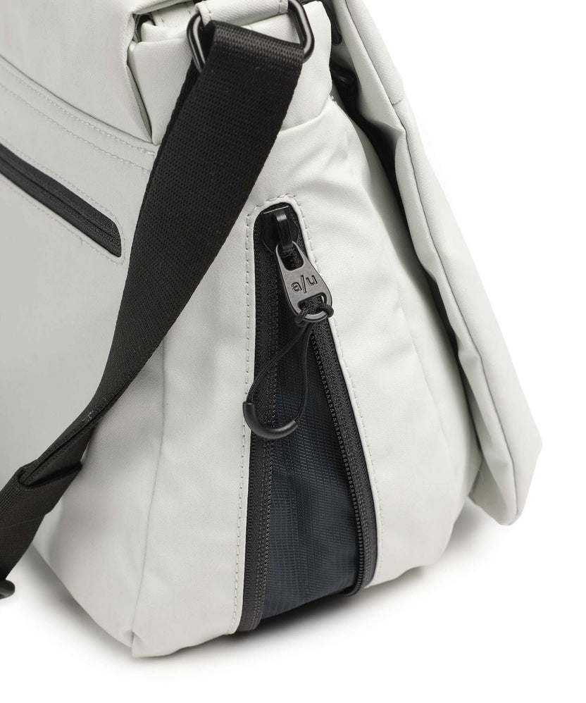 Aunts & Uncles Japan Lite Aoki Messenger bag cloud nine