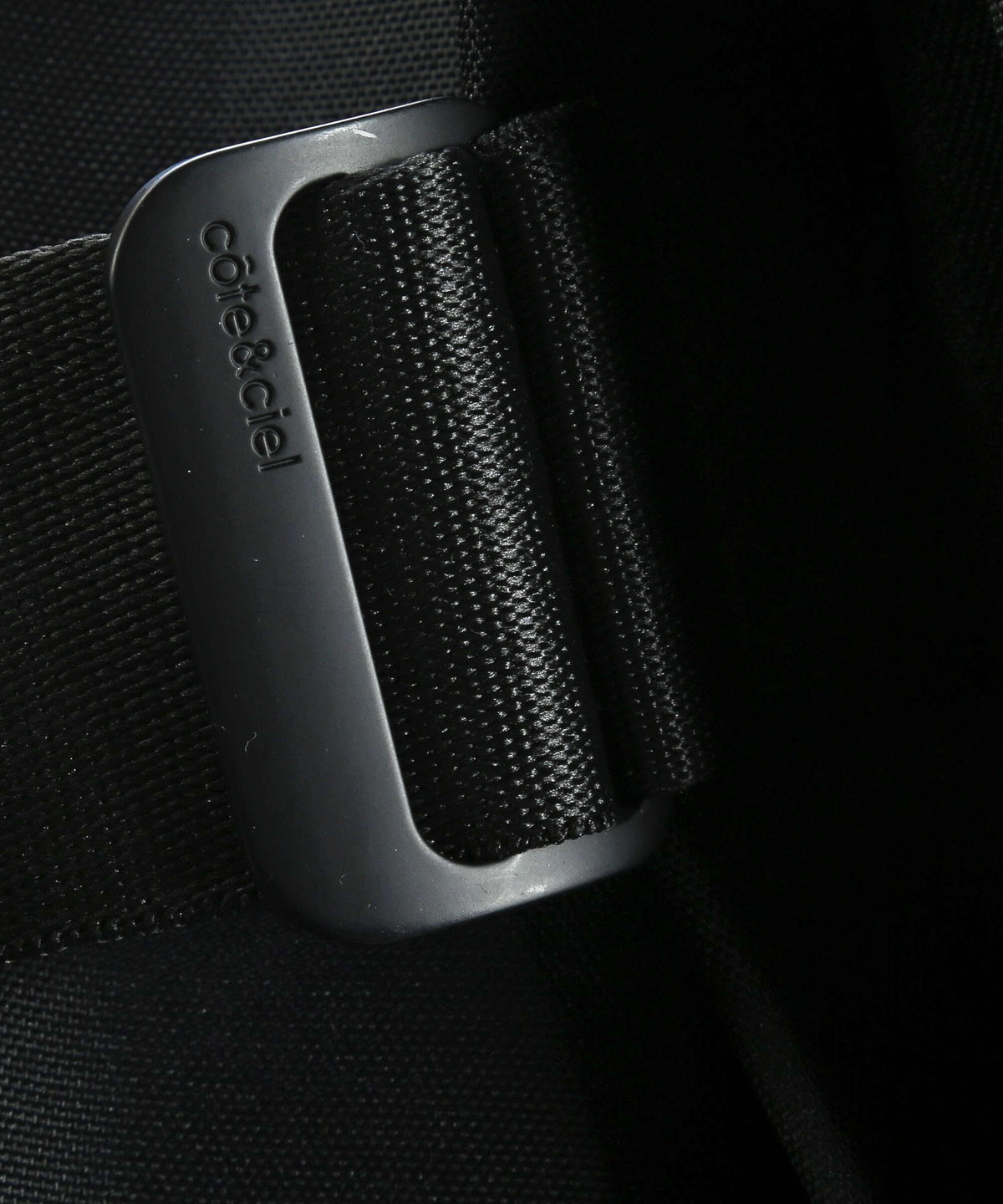 Côte&Ciel Smooth Isar Medium Backpack black