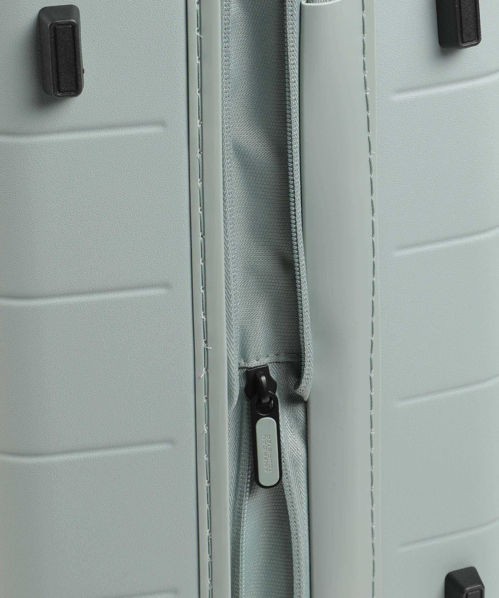 American Tourister Novastream Spinner (4 wheels) nomad green