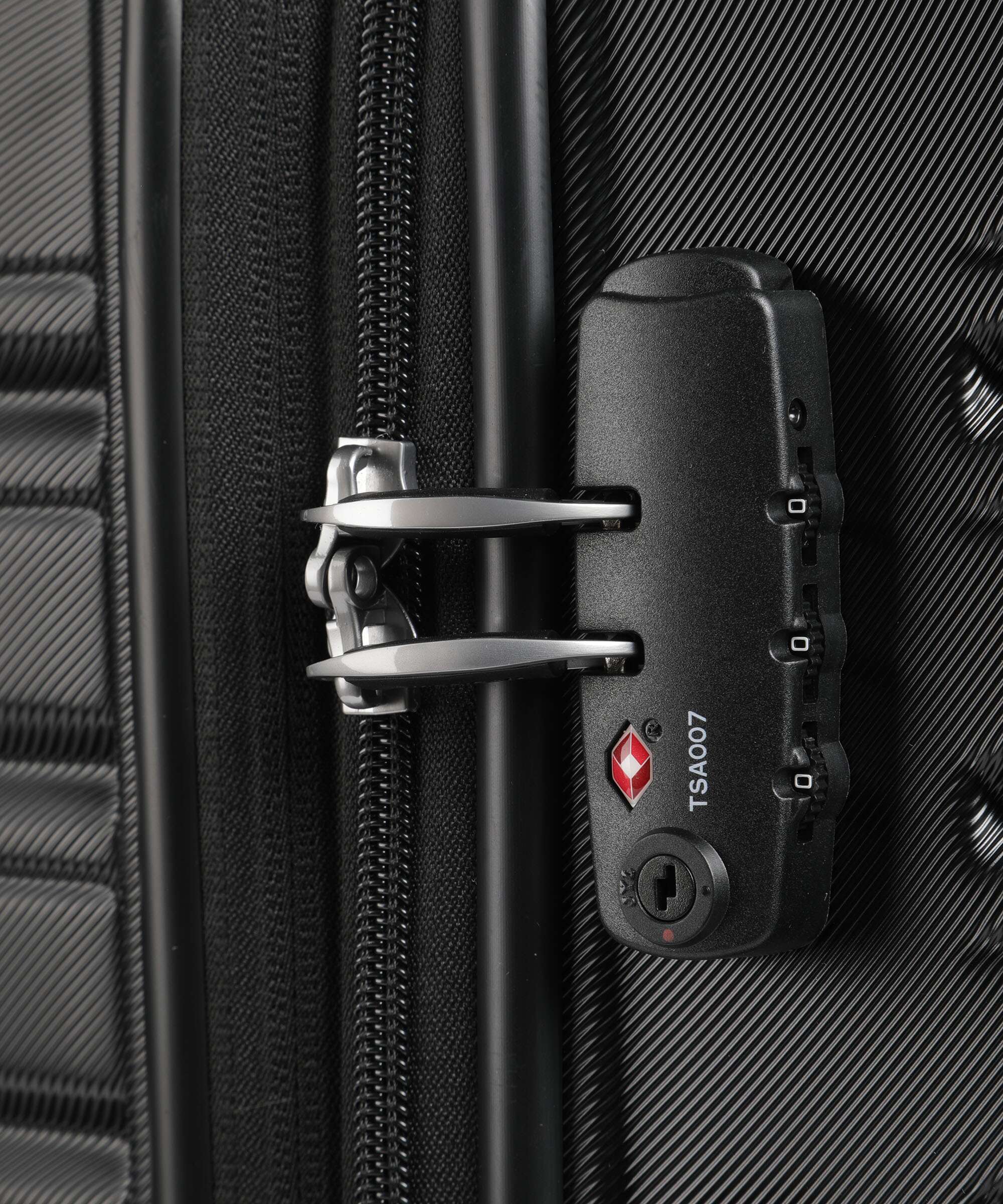 American Tourister Flashline Spinner (4 wheels) shadow black