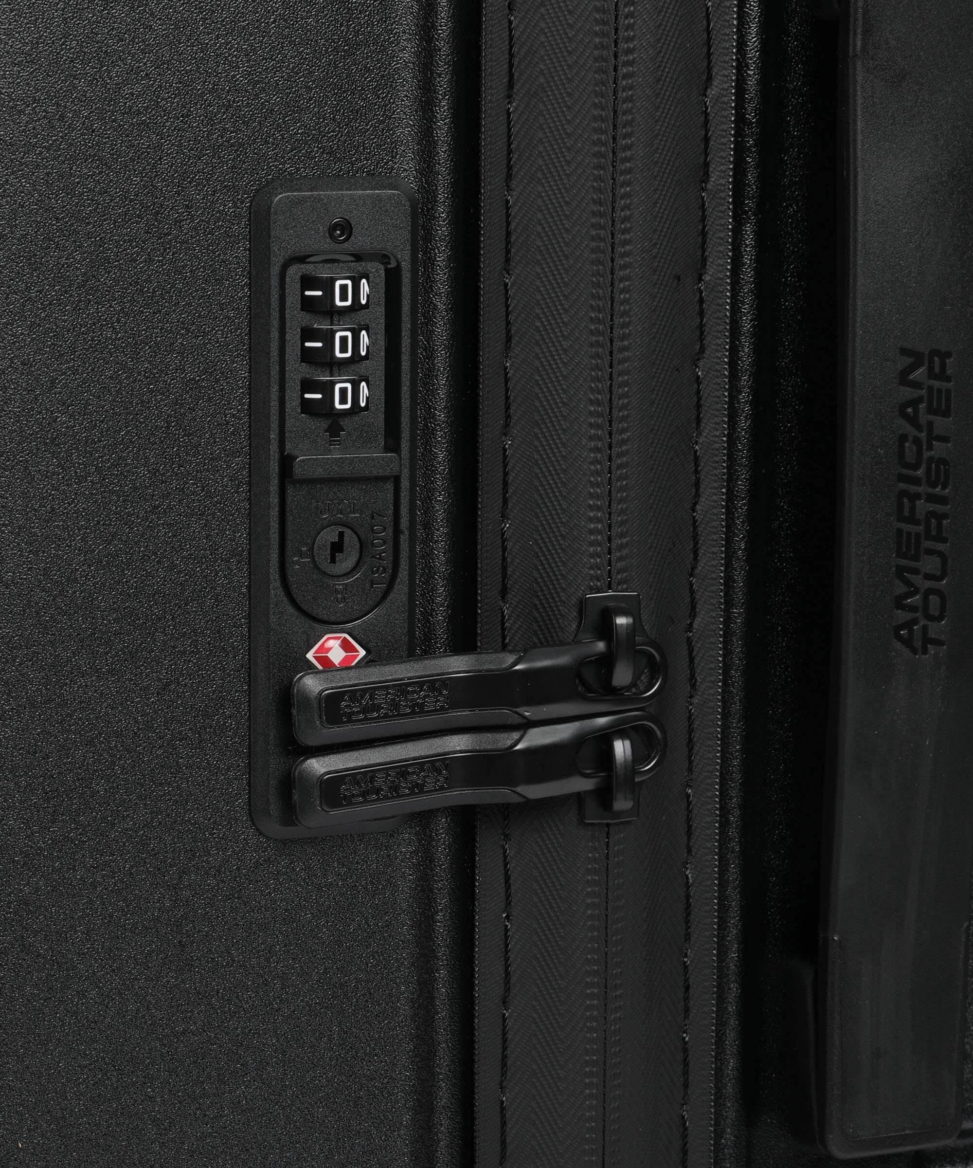 American Tourister Trailon Spinner (4 wheels) black