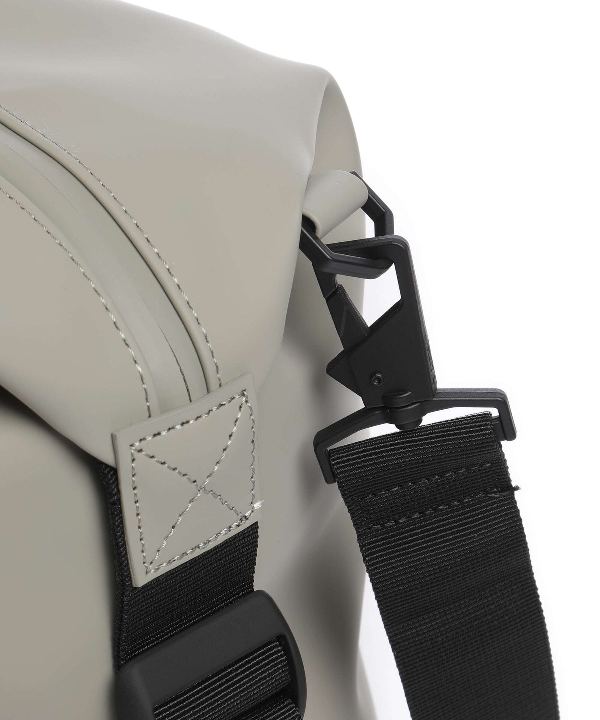 Rains Hilo Weekend bag drift