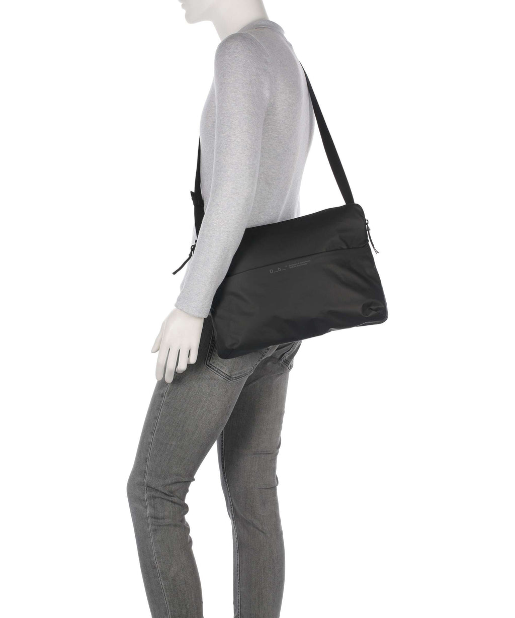 Db Ramverk 16 Laptop bag black out