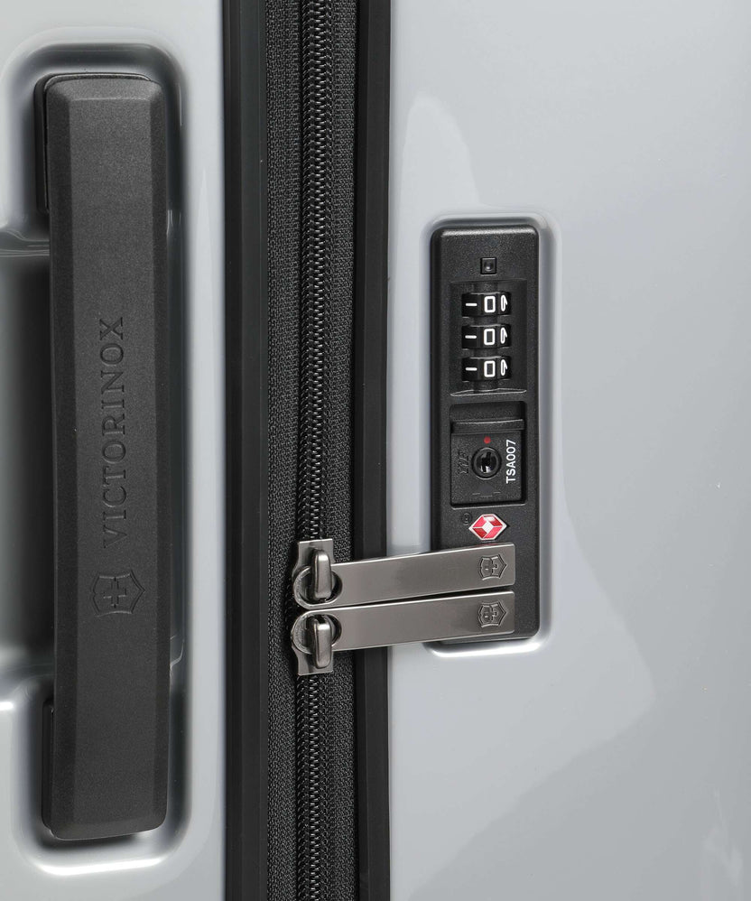 Victorinox Airox Large Spinner (4 wheels) silver