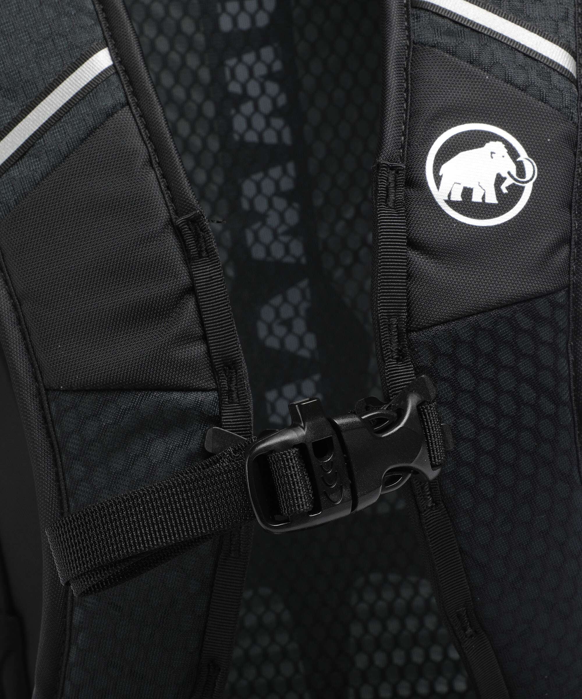 Mammut Lithium 30 Hiking backpack dark marsh/black