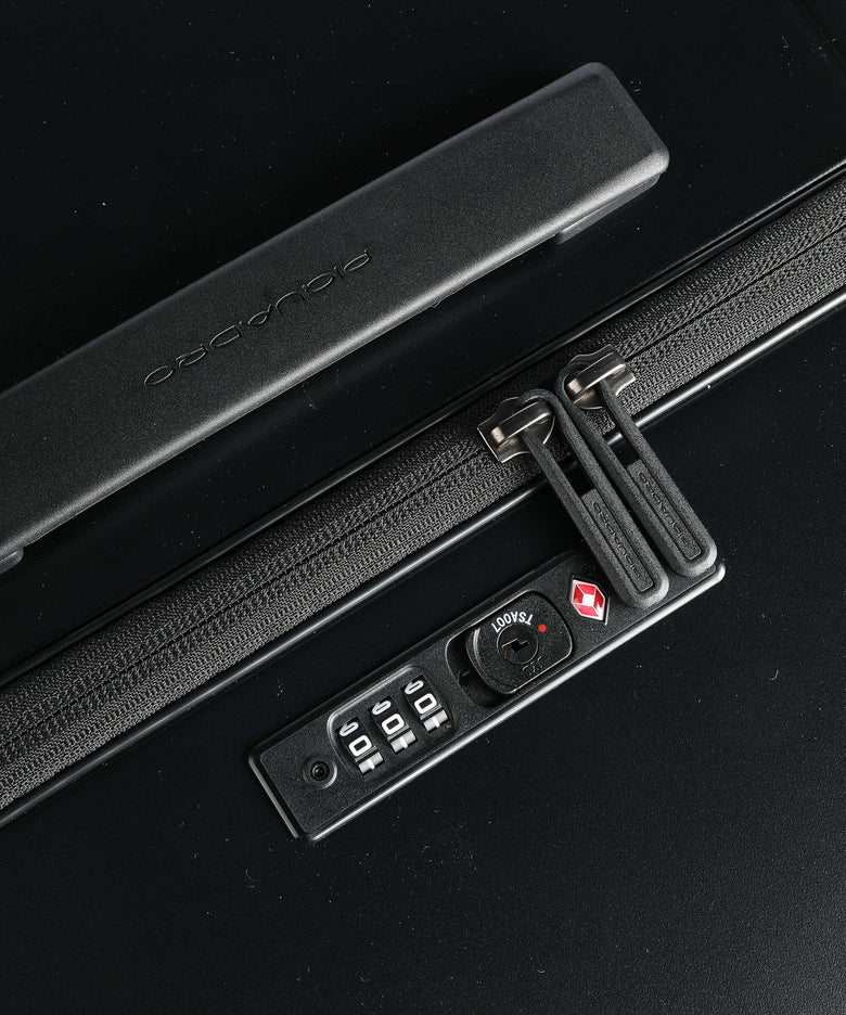 Piquadro PQ Light Spinner (4 wheels) matt black