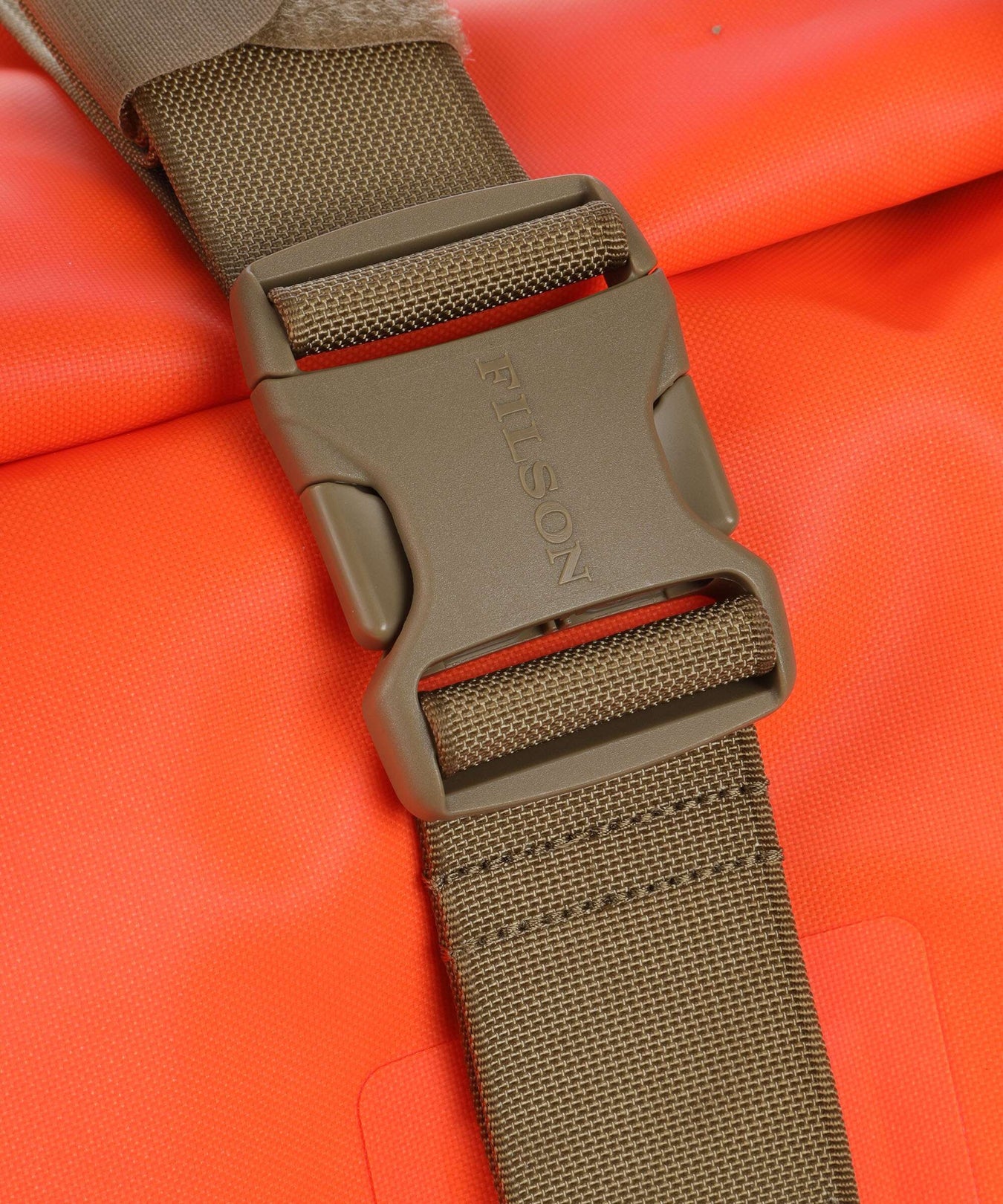 Filson Tin Cloth Medium Travel bag flame