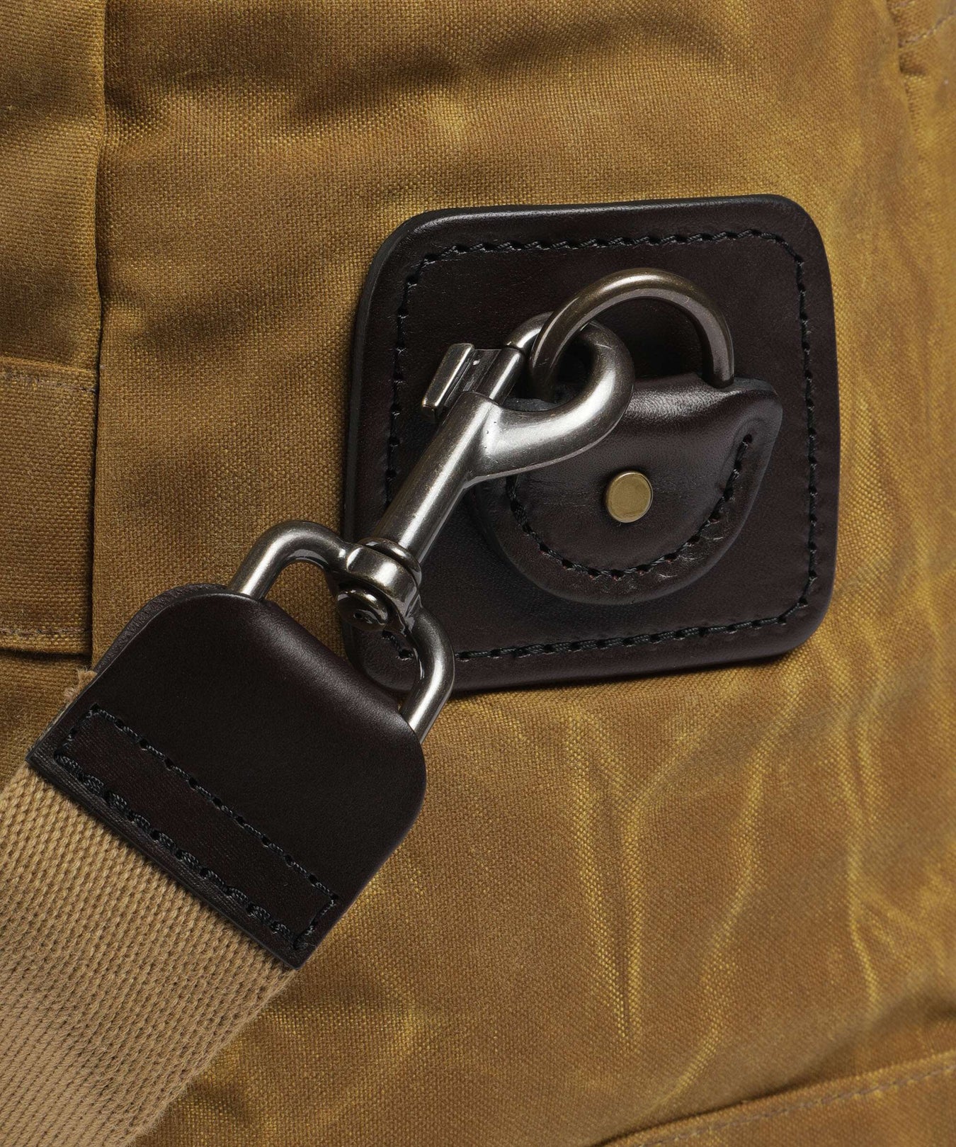 Filson Oil Finish Tin Cloth 24HR Duffle Weekend bag dark tan