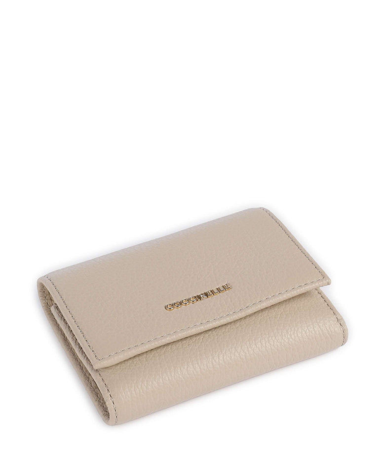 Coccinelle Metallic Soft Wallet sandshell