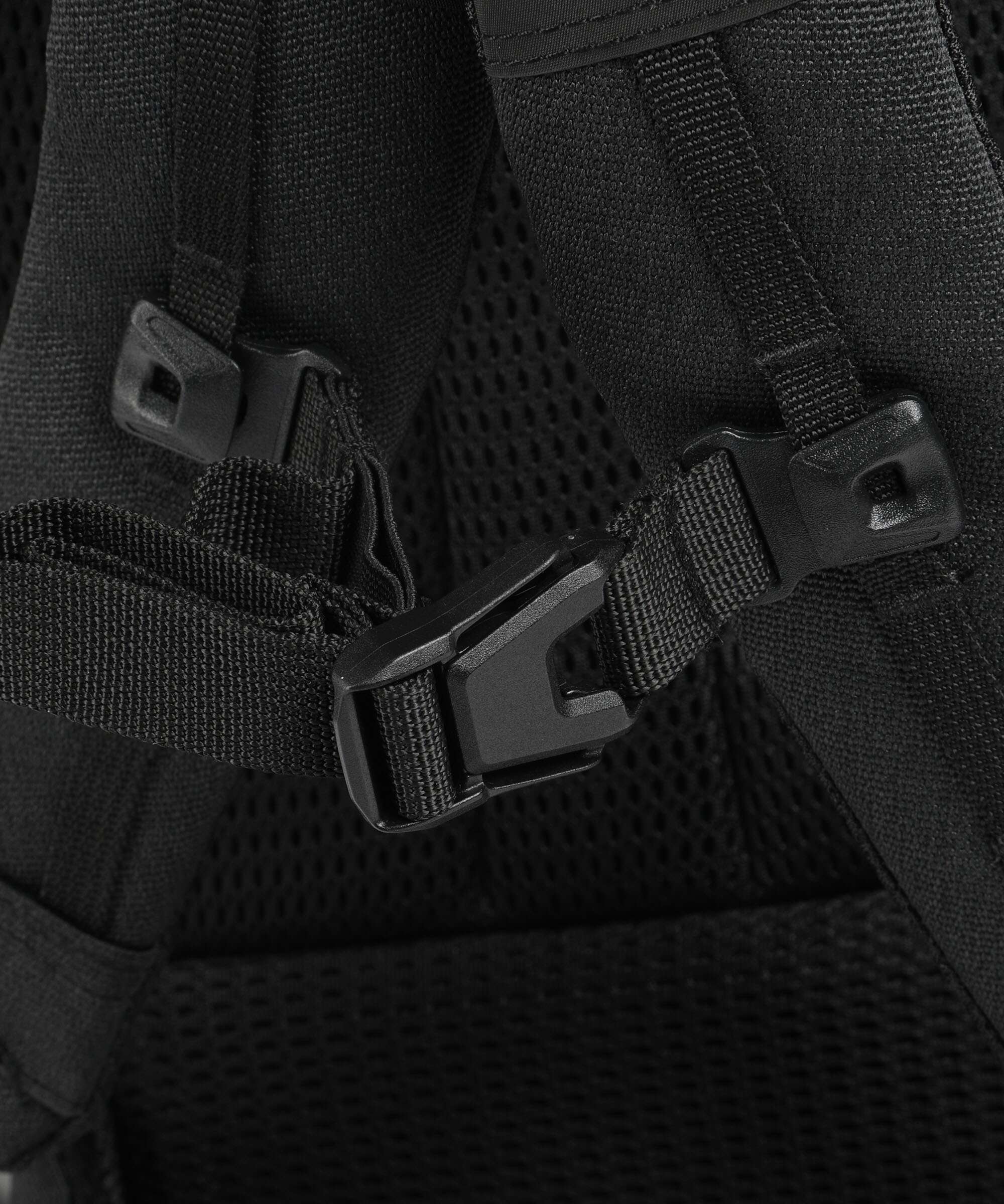 Eagle Creek Gear Warrior Convertible Carry On Trolley (2 wheels) black