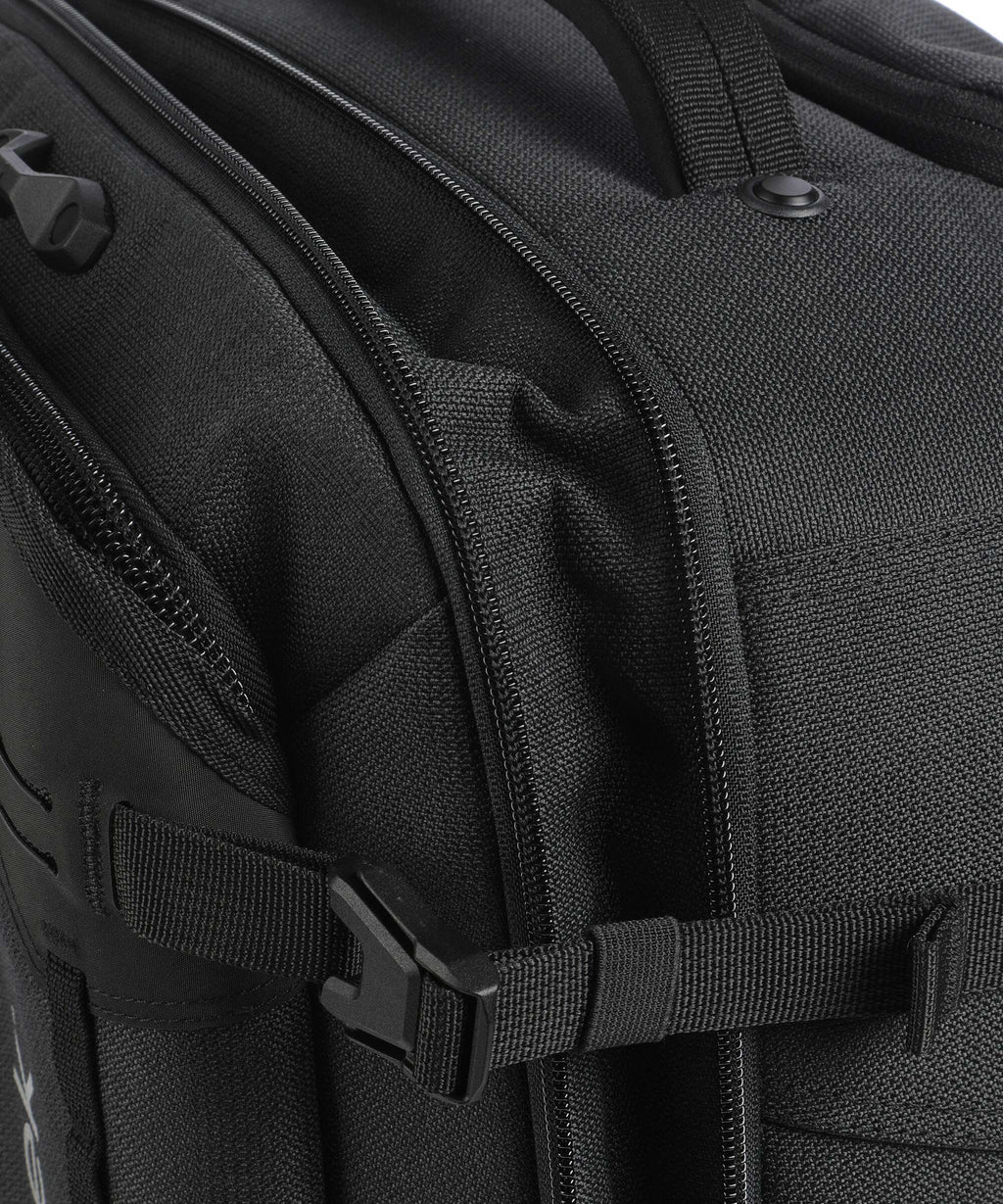 Eagle Creek Gear Warrior Carry On Spinner (4 wheels) black