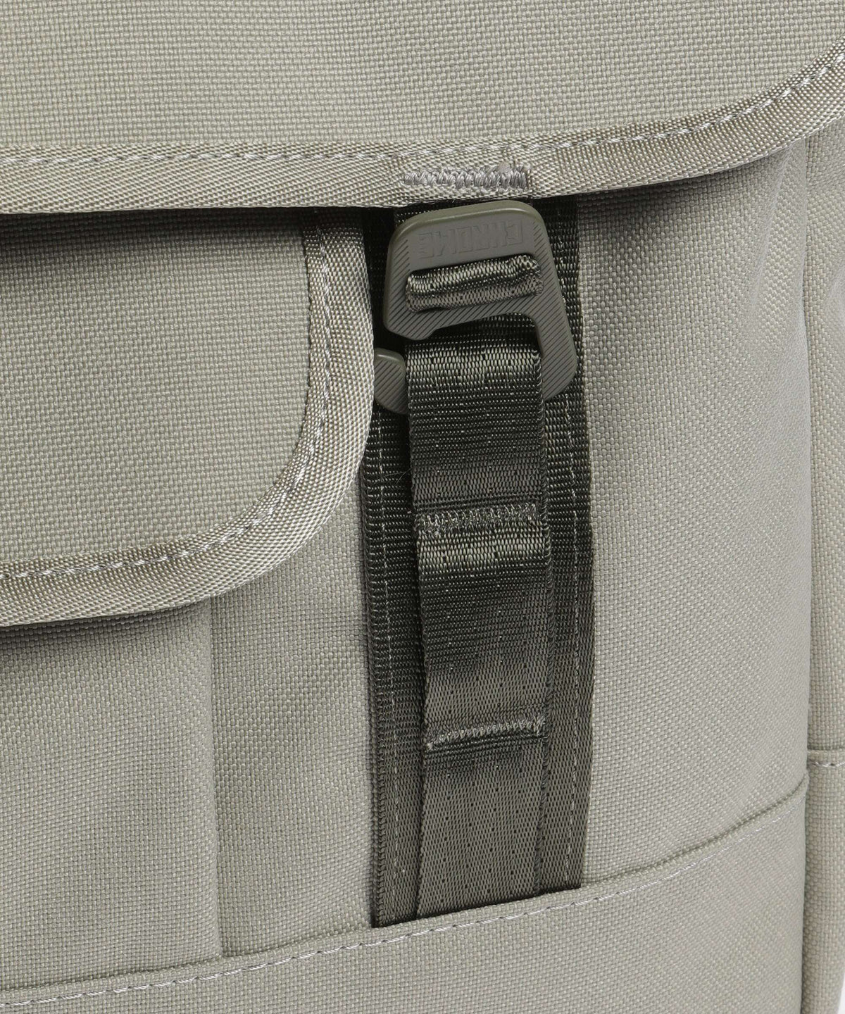 Chrome Midtown 20 Messenger bag sage
