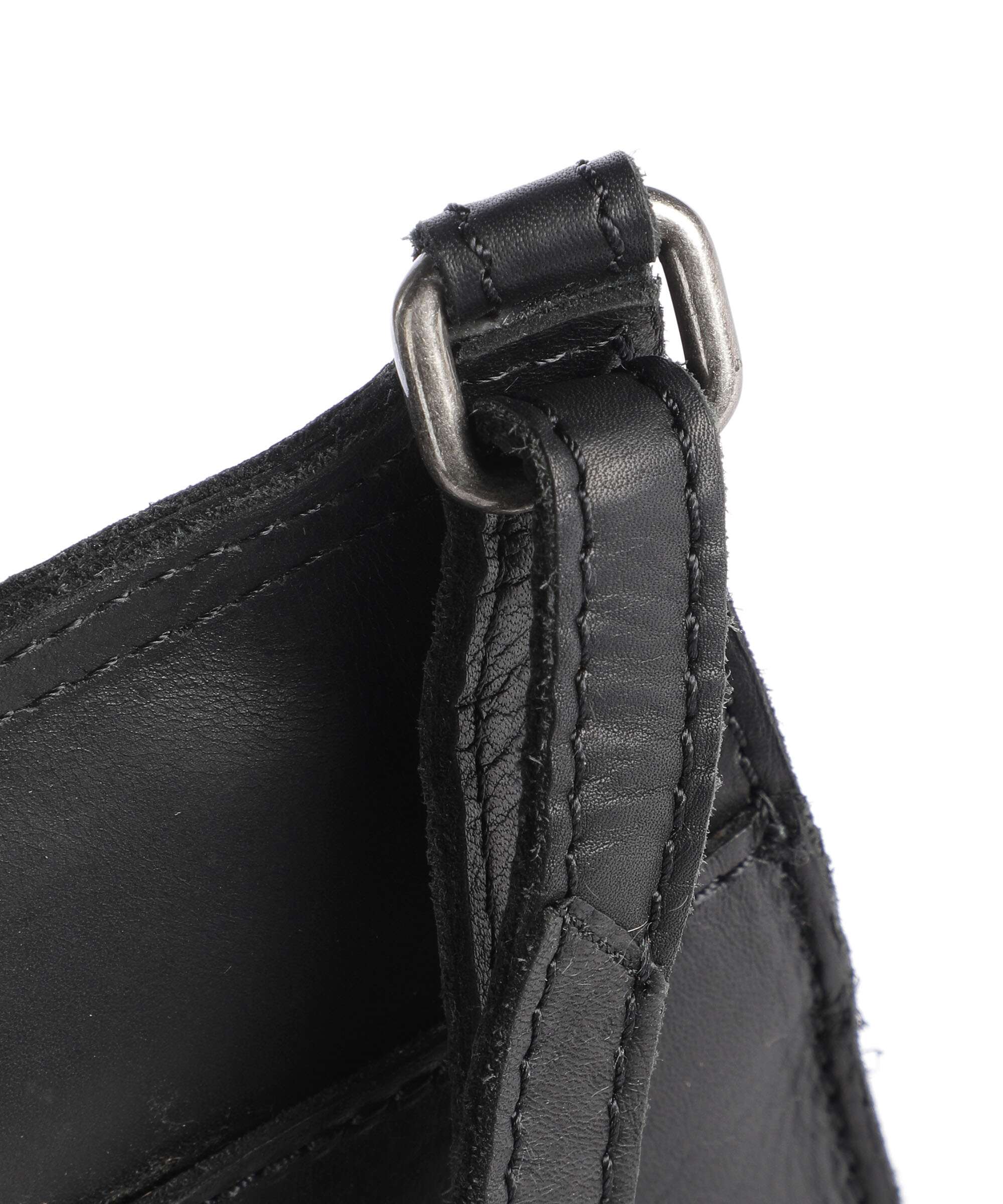 The Chesterfield Brand Wax Pull Up Cow Nebra Phone bag black