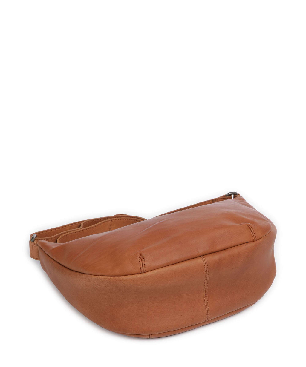 The Chesterfield Brand Wax Pull Up Cow Piemonte Crossbody bag cognac