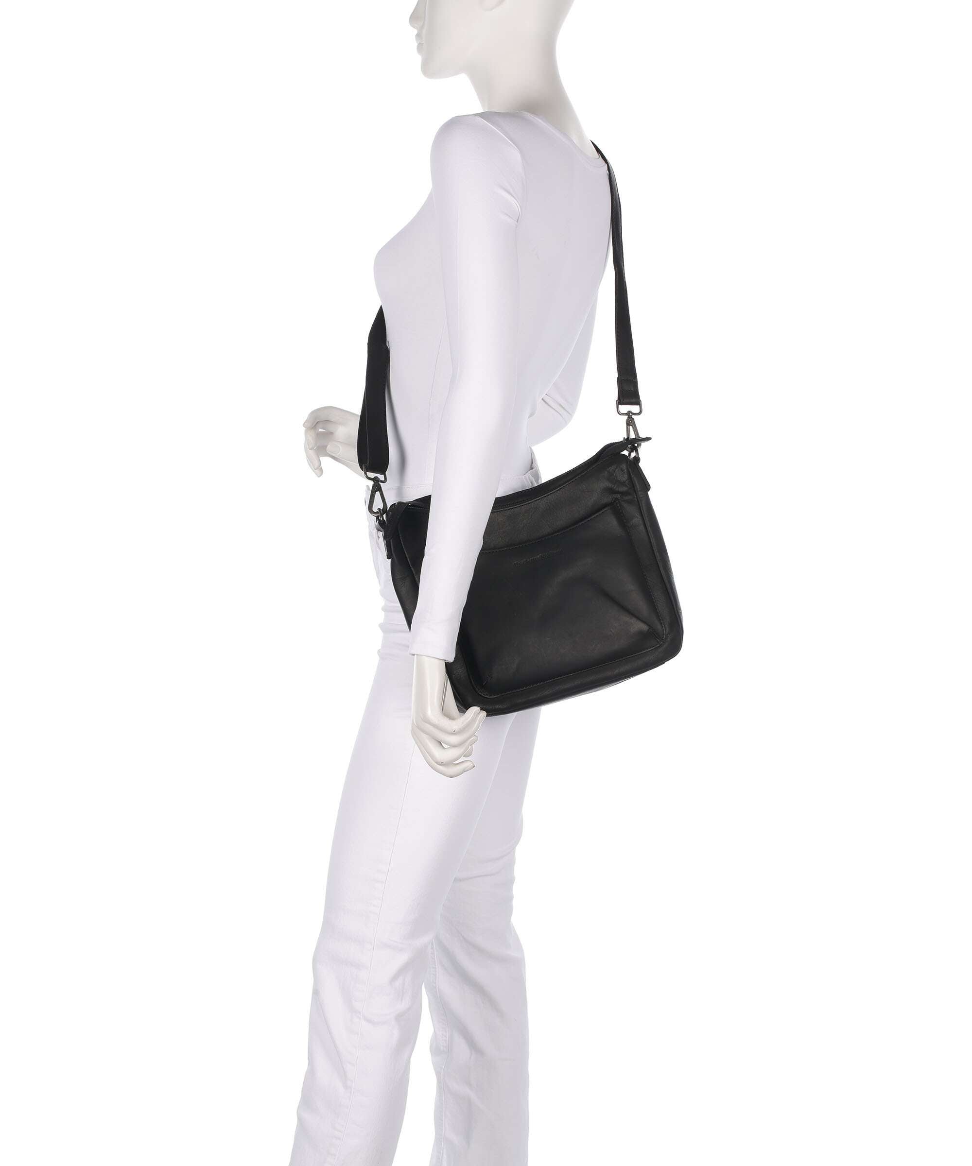 The Chesterfield Brand Wax Pull Up Cow Tivra Shoulder bag black