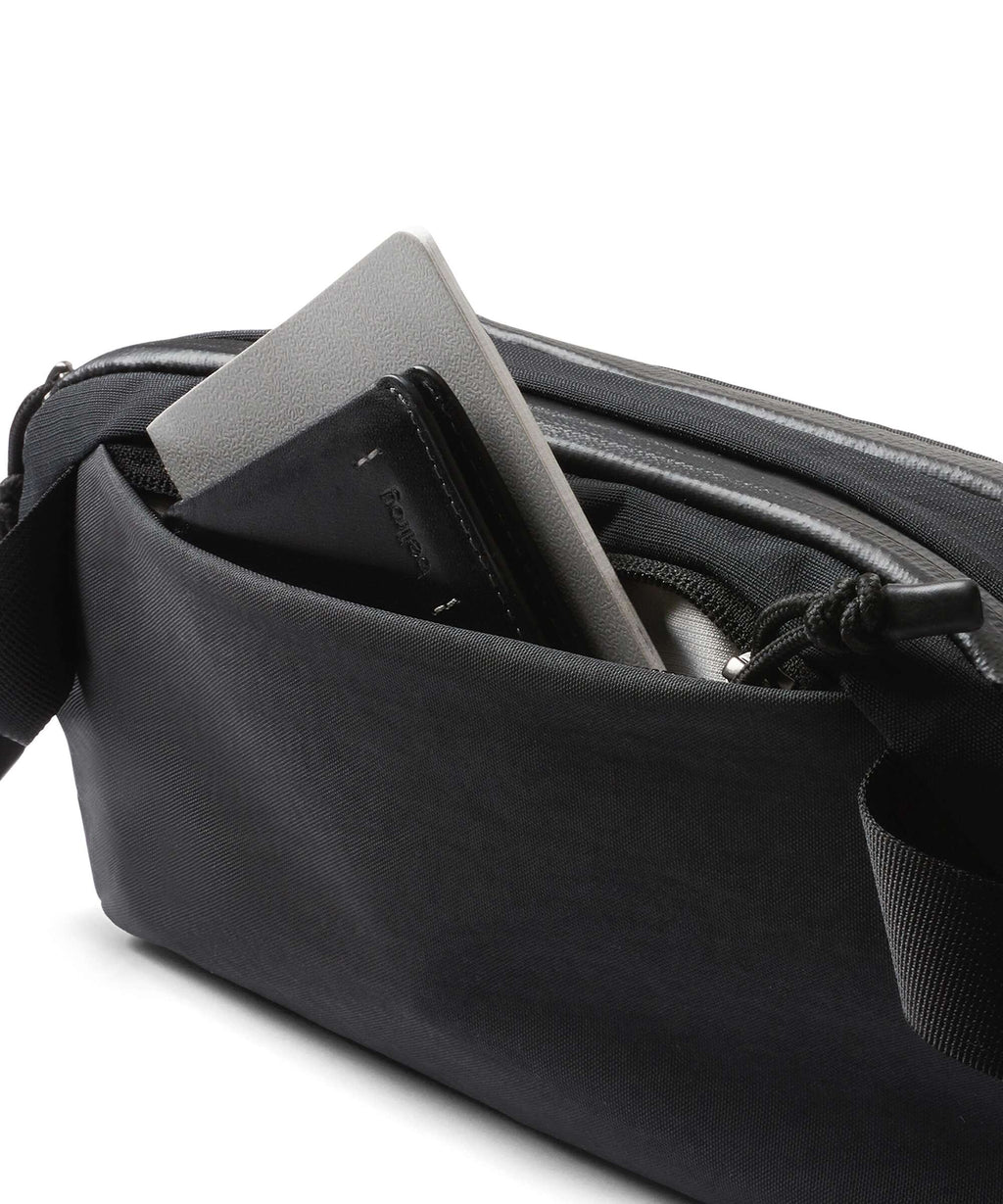 Bellroy Venture 2.5L Ready Fanny pack black