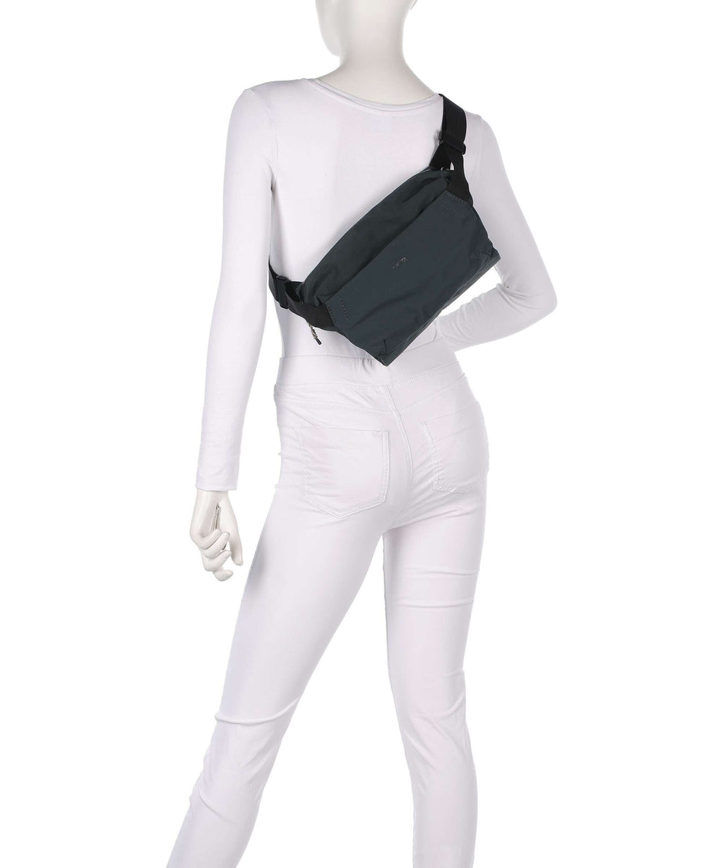 Bellroy Venture 6L Sling bag deep ocean